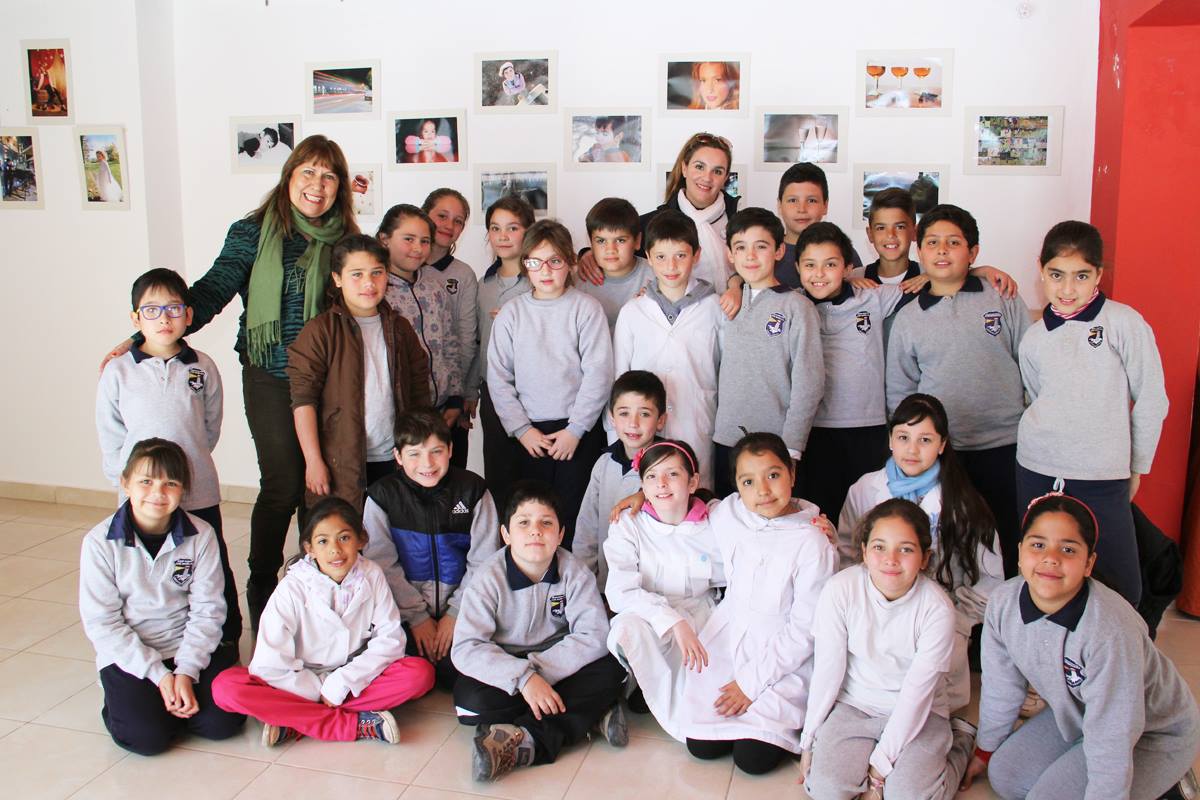 Alumnos de la Escuela José M. Paz visitaron muestra fotográfica en la Casa de la Cultura