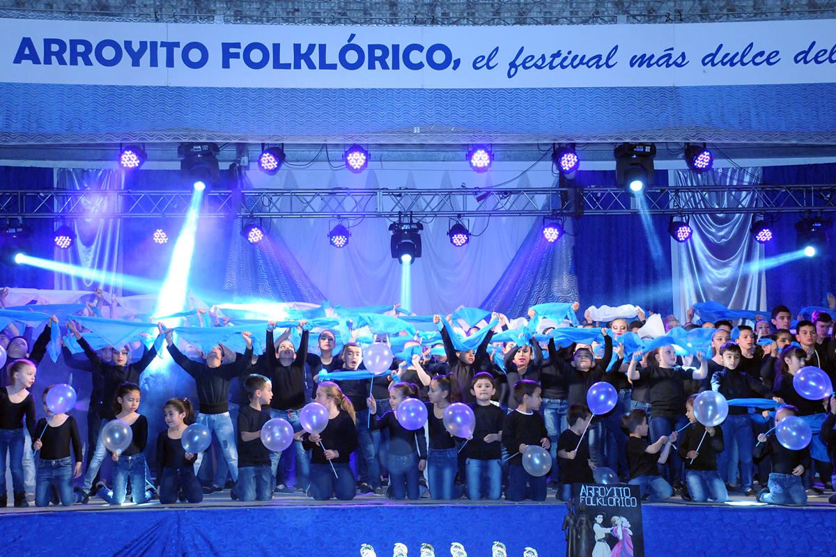 Se concretó con éxito, la XXI edición de Arroyito Folklórico