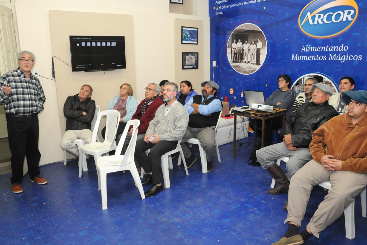 Se concretó la disertación “De Paisanos y de Gauchos”