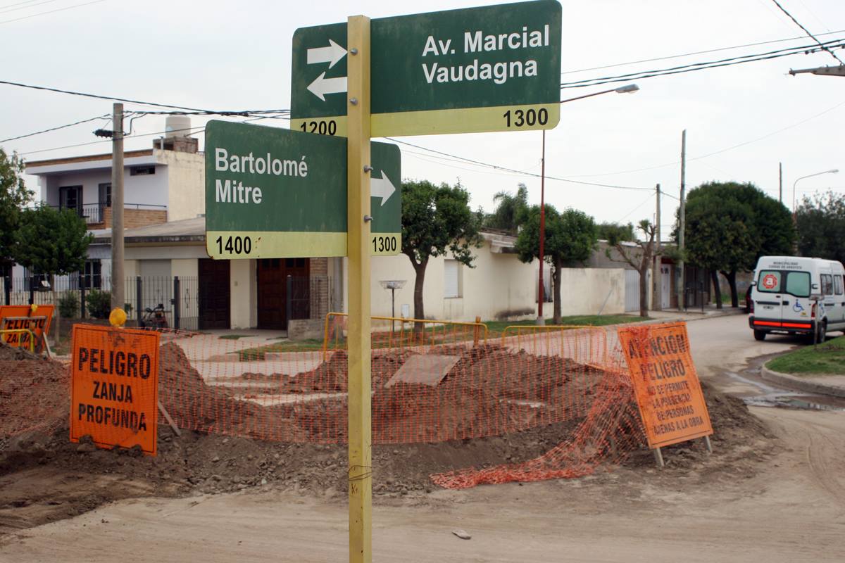 Continúa la etapa 1 de la Obra Master Desagüe en calle Mitre