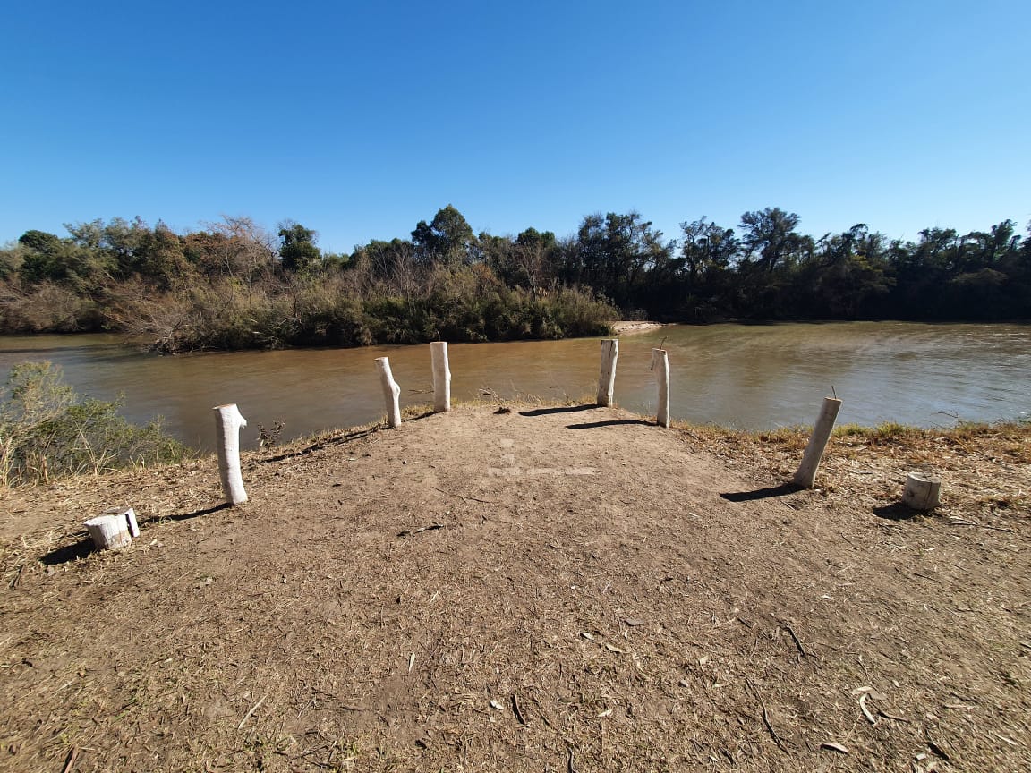 Arroyito: Rompieron el mirador al rio