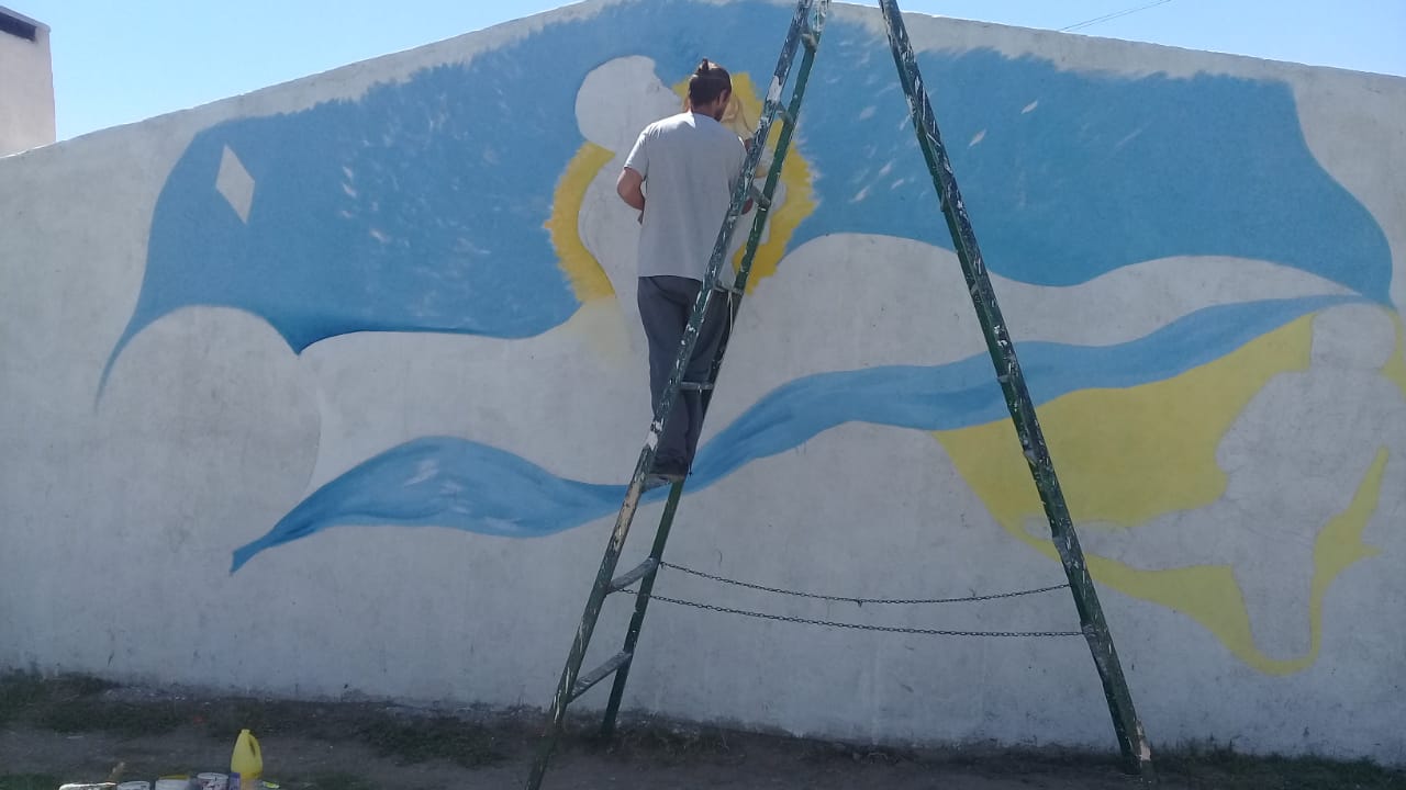 Tránsito: Mural en homenaje a Diego Maradona