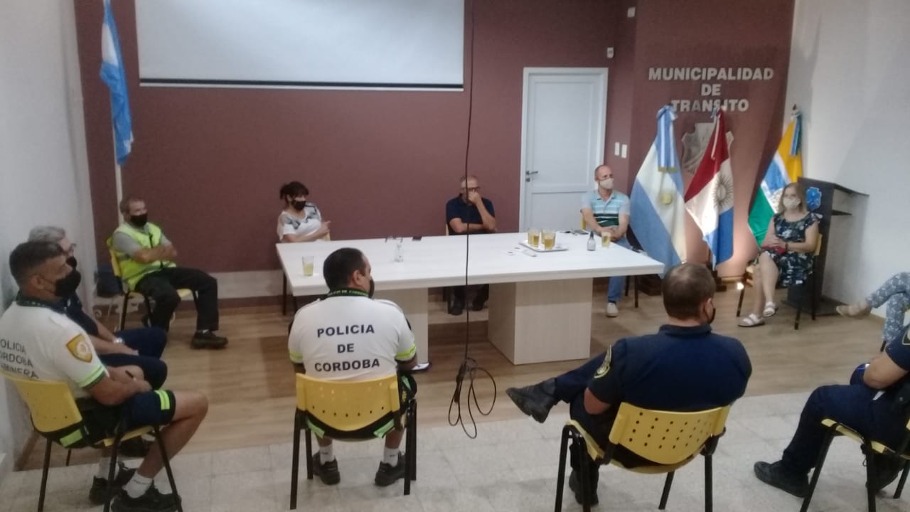 Tránsito: Reunión entre el municipio y representantes de la policia